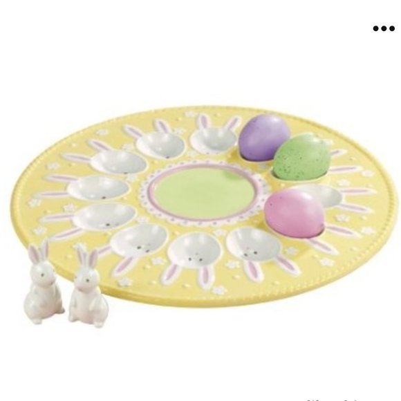 Grasslands Road Spring Collection Egg Plater with Salt & Pepper Bunny Shakers - Picture 6 of 6